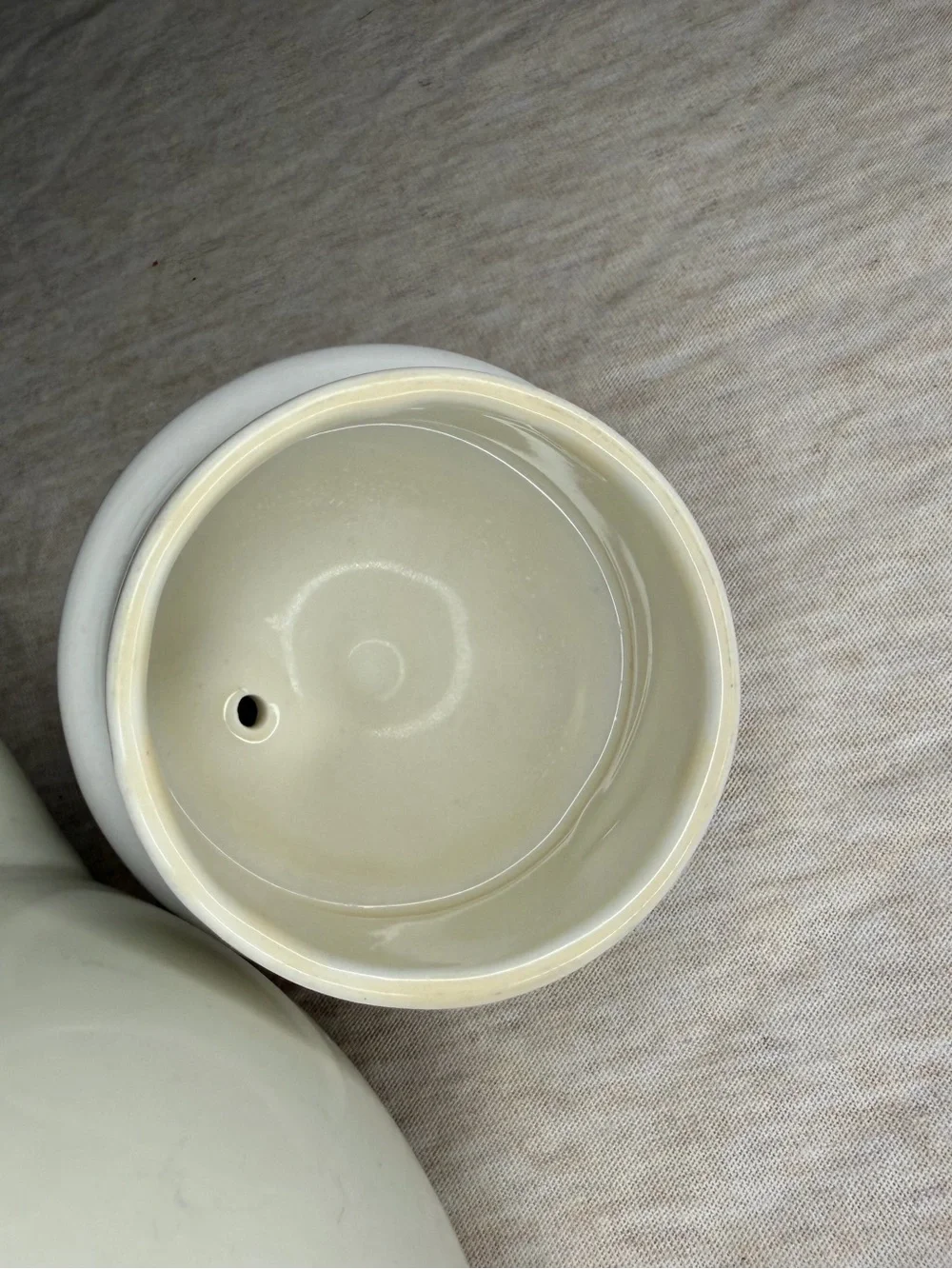 Vintage Hall China Globe 6 Cup Teapot Ivory Cream 1930s-40s USA